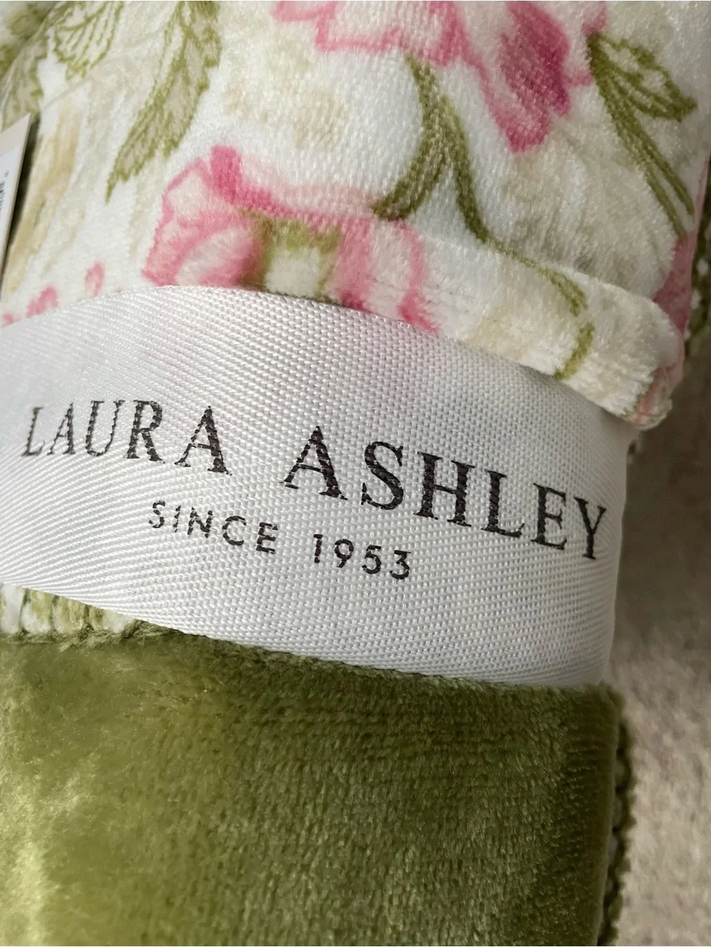 Laura Ashley Floral Reversible Quilt Throw - Pink & Green new